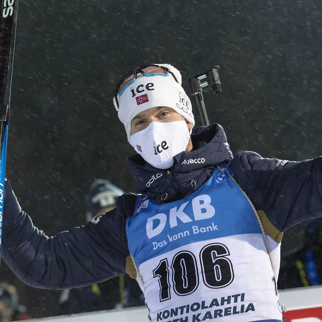 BJOENTEGAARD Erlend, Deilig med 5. plass i dag! @tarjeiboe er tilbake på toppen av pallen, og @johannesbo tar 3. plass🏆🇧🇻 Store glis bak maska😁
.
.
.
Photo @nordicfocus
#kon20 #skiskyting #biathlon @salomonnordic #timetoplay