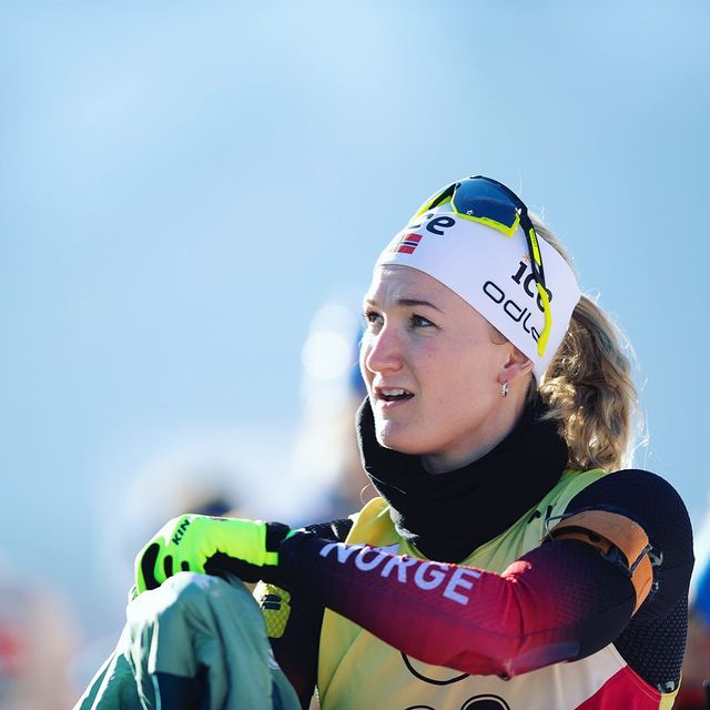 ROEISELAND Marte Olsbu, Det var ikke helt min dag i dag, samtidig som det bare blir mørkere og mørkere ute. Da er det godt å ha gode støttespillere rundt seg og god dekning fra #ice. Hvem ringer du til hvis det går litt stang ut? Heldigvis snur sola allerede på mandag, så da går vi lysere tider i møte 🙌🏻☀️ Opptur med @tirileckhoff og @ingridtand i dag 💪🏻
📸: @nordicfocus
#ad #ice @ice.no