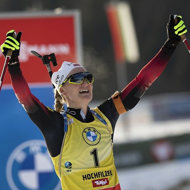 ROEISELAND Marte Olsbu, Yes! A great way to end 2020🥇 Christmas vacation next 🎅
📸: @nordicfocus
#ad @bertelsengarpestadas @sorlandskjokken.no @salmoneye @bmwnorge @frolandkommune #frolandil @rudyproject @swix_sport @salomonnordic #timetoplay @asfaltsor @kinetixx_sports