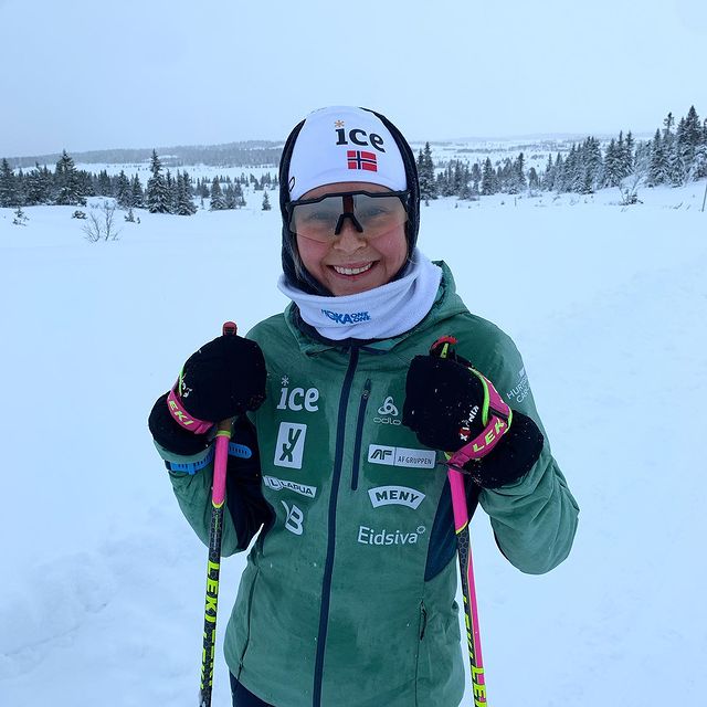 TANDREVOLD Ingrid Landmark, Det viktigste er tross alt å holde seg varm🧣🧤✌🏼 Godt nyttår!!☺️💫