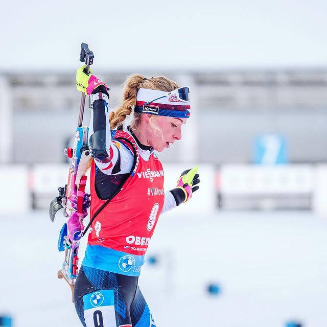DAVIDOVA Marketa, dvě ponaučení z minulých týdnů:
1) Jindra vždycky říkal, že poslední ránu nedává jen blbec. Tak ja to povýšila na poslední položku nedává jen blbec😄
2) Nejsi atlet abys do cíle strkala první hlavu. Čip je na noze. 😄🦩
#biathlon
📸 @slavikpetrcom