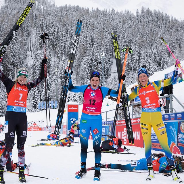 OEBERG Hanna, Pictures of the day. Second place in mass start after tight finish, good shooting & good skis, and yes, I was tired afterwards🥵
📷: @nordicfocus