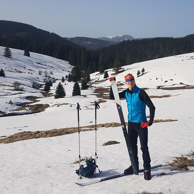 DOLL Benedikt, Daheim ist es doch am schönsten. Vor allem bei so einem Wetter! ☀️
@madshus1906 @feldbergbahn @viessmann_sport #schwarzwald #winterfans #heimat