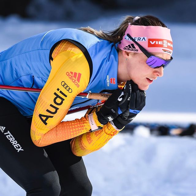 HERRMANN Denise, Gute Erinnerungen = Gute Stimmung! 😇
Ab morgen geht‘s los mit den Staffelwettbewerben in Nove Mesto! Seid ihr auch am TV dabei?📺😉
Foto: @k_voigt_fotografie
#followDreamswithHeart #winterfans #adidasterrex