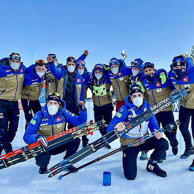 FILLON MAILLET Quentin, 6️⃣e de la poursuite
Des 💐 😀 mais pas de lauriers 😢
Une belle patrouille de 🇫🇷 avec @simon_desthieux 3️⃣ et @emilienjck 7️⃣ 👍
@fischernordic @juraflore @julbo_eyewear @onewaysport @comptoir_de_l_ours_jura @garage_des_sports #instaffs #biathlon #biathlonworld #biathlonfamily