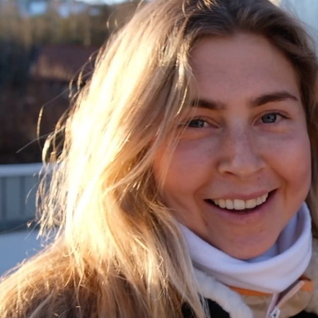 TANDREVOLD Ingrid Landmark, Vi har kjøpt hus!!!!🔑 Som så mange andre i coronatiden tenkte vi at oppussing var en kjempeidé🤓 Det som startet med et bad og et kjøkken ble plutselig et ganske mye større prosjekt😅 så da tenkte vi: hvorfor ikke dokumentere hele greia?? Min naive hypotese er at oppussing er null stress så lenge man har flinke folk som kan hjelpe en rundt seg, så det blir jo spennende å se😅 hvis du er gira kan du følge oppussingsreisen på @oppussingrid (og du blir nok ikke helt ikke-eksponert på denne kontoen heller😉) Ønsk oss lykke til!!☺️