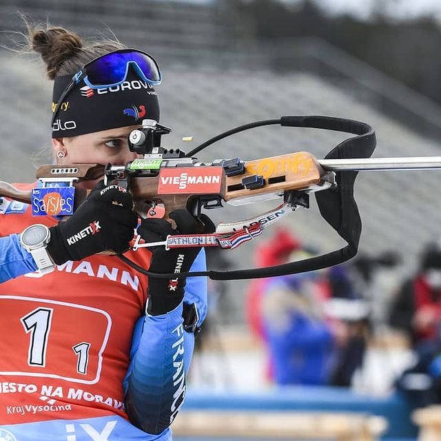 SIMON Julia, Un peu de déception après ces deux semaines en République Tchèque.
Il reste trois courses pour retrouver le sourire 👊
📸 @bsoelz via @k_voigt_fotografie