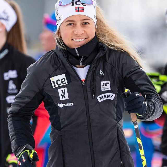 ECKHOFF Tiril, Last training done in the World Cup circus 🤡 🤗 Then it’s time to smile 😃 📸@k_voigt_fotografie
