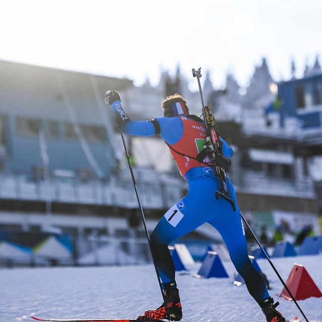 JACQUELIN Emilien, Fin de saison
Une saison de haut, de bas, usante, mais tellement instructive pour la suite.
7ème du Général , 1 titre de Champion du Monde, 87% au tir, 89% couché 85 % debout.
Un grand grand merci à vous tous, à m’avoir soutenu peu importe les performances. On est qu’au début de l’histoire, à nous de l’écrire, ensemble !!
••
@k_voigt_fotografie