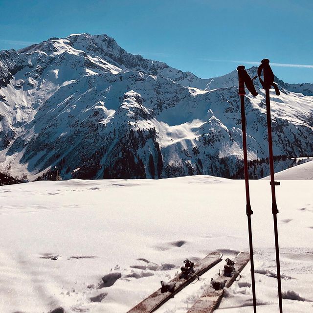 JACQUELIN Emilien, 🎿😎 avec @johnmenoli et @antoguigo
Perso je vais pas changer de sport ... 😅
