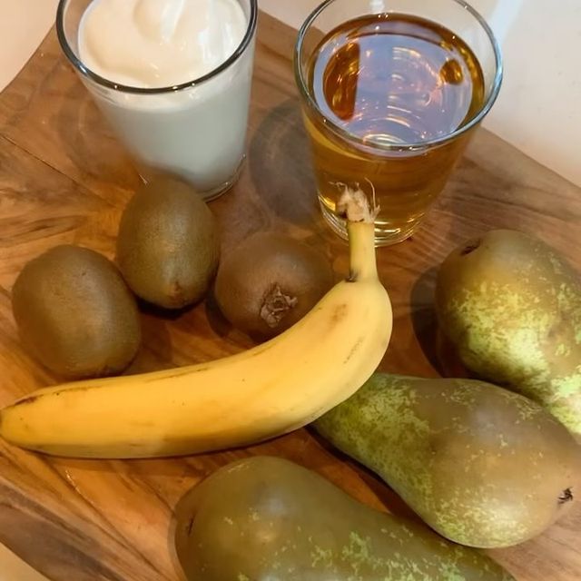 BOE Tarjei, Goosebumps-smoothie-oppskrift frå meg😋
2 pærer, 2 kiwi, 1 banan, 1 glas eplejuice, 1 glas vaniljeyoghurt💁🏼♂️
@eatmovesleep.no