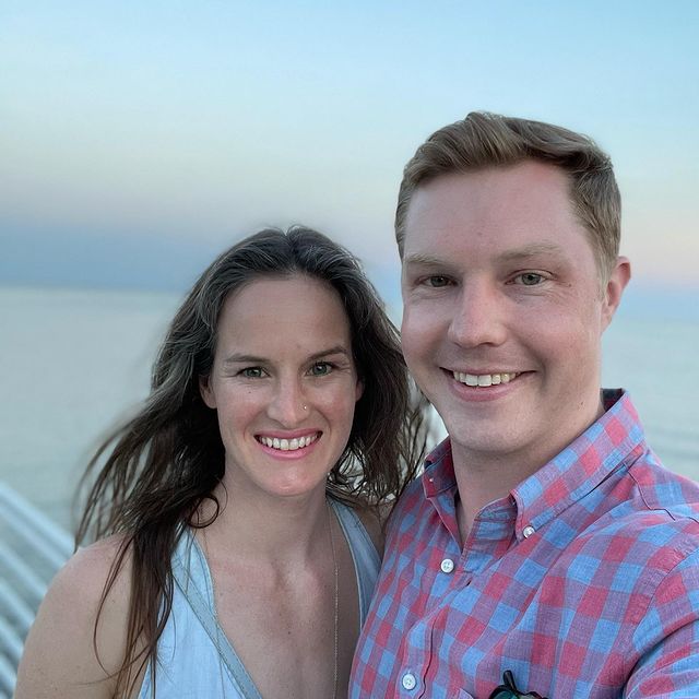 EGAN Clare, Very grateful I had the chance to go on a vacation to sunny Florida this spring to swim in the sea, meet a manatee, hug my parents, be WARM, and spend time with Erik after being apart for almost five months! 🏖☀️🤗
Shout out to Dolly Parton for funding my vaccine!