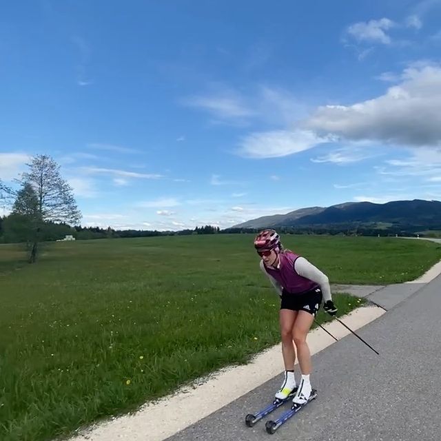 HERRMANN Denise, Wer rastet, der rostet. Stimmt‘s?😉 Deshalb wurde heute Nachmittag mit frisch geölten Rollern der Chiemgau entdeckt. ☀️🏔