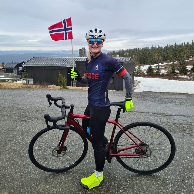 ROEISELAND Marte Olsbu, Hipp hipp hurra, gratulerer med dagen Norge 🇧🇻