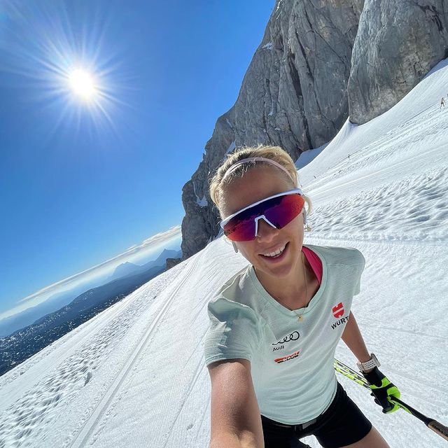 HORCHLER Karolin, Erfrischung gefällig😎❄️? Heute ging’s zum Skitest auf den Dachstein🏔 Merci 🙏 @fischernordic @viessmann_sport @e.infra @onewaysport @jokasportiv @polardach #adidaseyewear