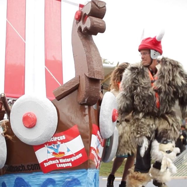 EDER Simon, Der RBFT #redbullflugtag ✈️🦅🇦🇹 ist wieder zurück in #Wien . Meldet euch an und seid mit mir am 26.9. dabei-Link in bio ☀️ 🏊🏻♂️ #verleihtflügel @redbullaustria