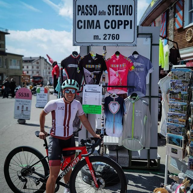 BENDIKA Baiba, Stelvio - Livigno - Stelvio 🥵
6h ride on my new bike with some good amount of climbing 🙌🏼
Swipe to left to see how we felt with @ilmarsbricis after 5+ hours 🐿️
Inspired by @iivoniskanen singing team 😂
@latvianbiathlonteam @oakleybaltics @garmin @iamspecialized @takusports.lv @veikals_mysport @4cyclists
#stelvio #livigno #tarmacsl6 #oakley