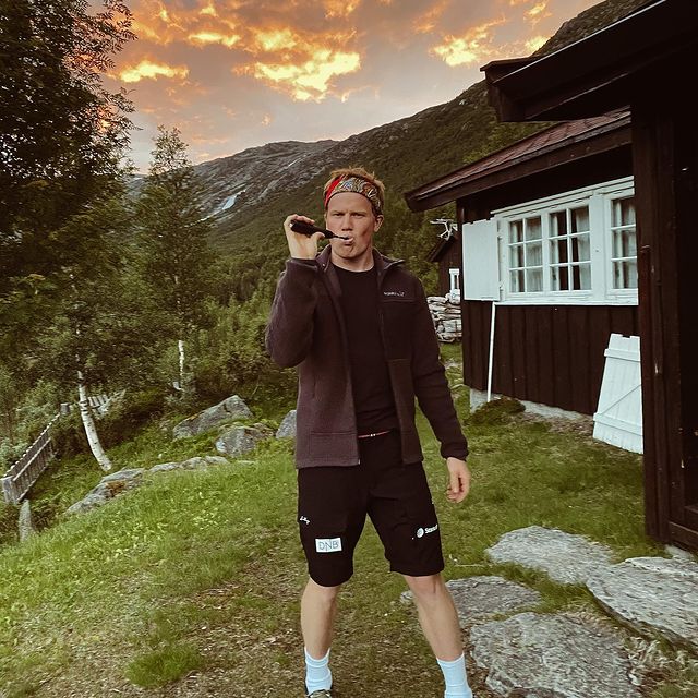 DALE Johannes, Night routine with a view🌄