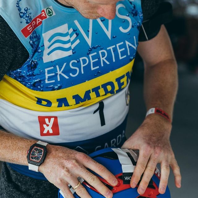 BOE Johannes Thingnes, Yesterday📸📸📸 4th place in the race, but it felt like a podium since we came in time to order our burgers🍔🔥😂
Can’t wait for another race this evening here at the Blinkfestival🏁
📸: @wordupprojects / @hstenerud