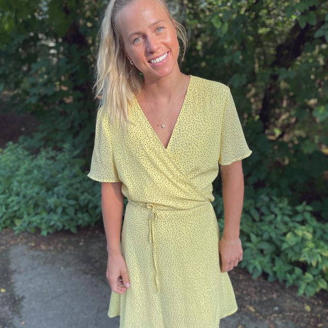 ECKHOFF Tiril, Ånund ta bildet av meg, jeg har på kjole 😅👘
