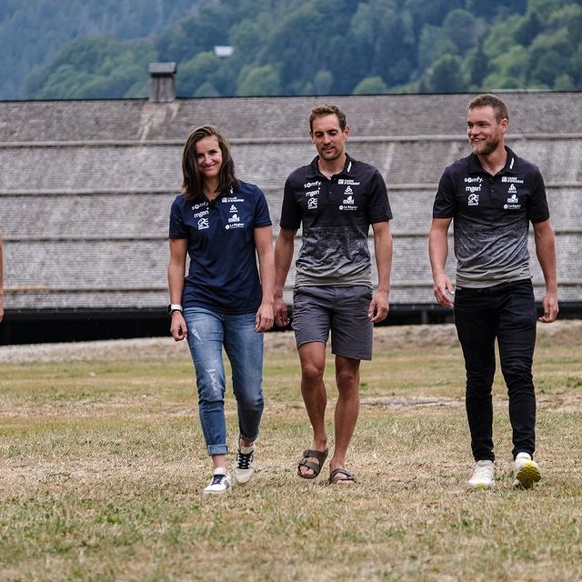 FILLON MAILLET Quentin, Hier un petit tour par @biathlonalgb avant d’aller au @mfnordicfestival
Le site en mode été pour mieux attendre l’hiver
.
@fischernordic @juraflore @julbo_eyewear @onewaysport @comptoir_de_l_ours_jura @legarage_des_sports #biathlon #biathlonworld
📸 @ypmedias / @yves_perret
