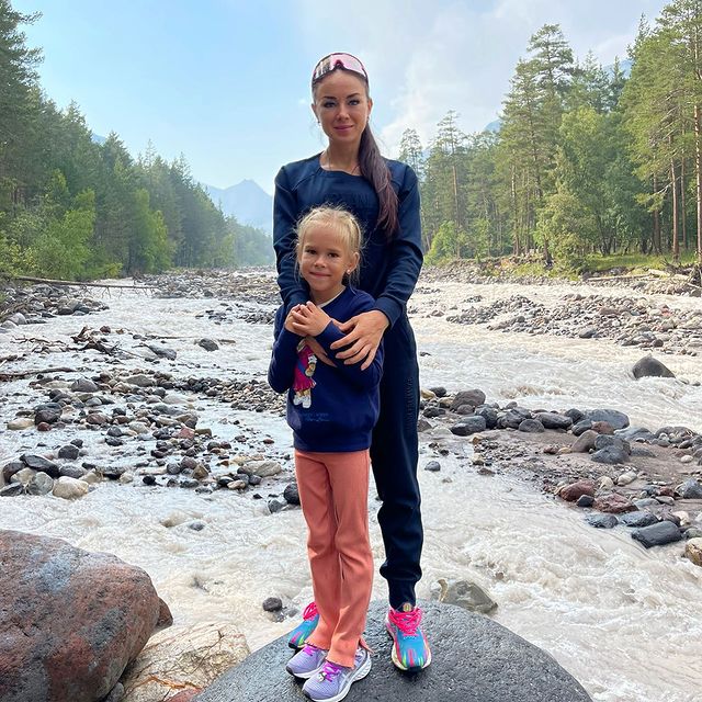 KUKLINA Larisa, ❤️… ♾
Друзья, много среди моих подписчиков тех, кто любит горы?Или кто-то ещё не был в горах? Делимся🙏⬇️
#love #family #history #kuklina #терскол #эльбрус #приэльбрусье #elbrus