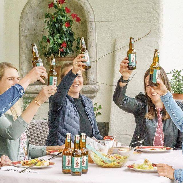 HAUSER Lisa Theresa, Good times with my friends and @egger_bier 🍻🙌🏼
#eggerbier #holidays #friendshipgoals
📸 @marcopircher_mp_photography